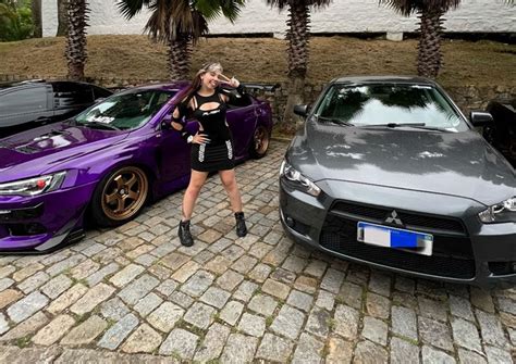 Cosplayer Kine Chan e amigas Musas do OnlyFans curtem praia, .